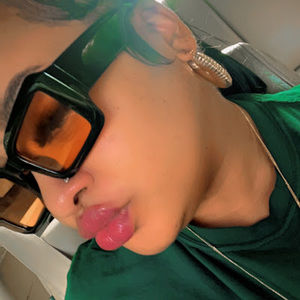 Meet your Posher, Crystal